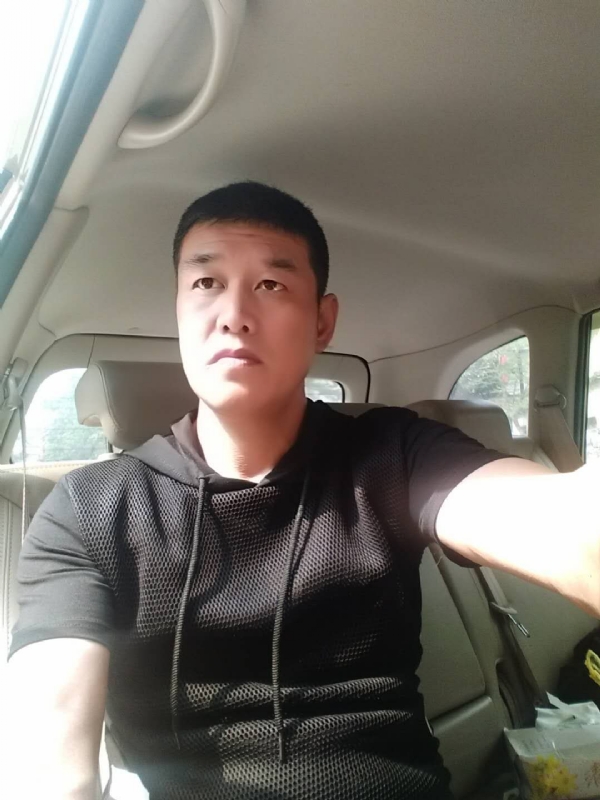 深爱的疯子的第一张照片--湖南闪婚服务中心