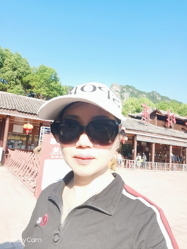 山百合的第一张照片--湖南闪婚服务中心