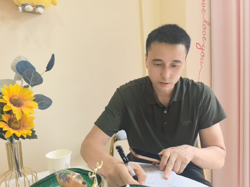 笑看一切的第二张照片--湖南闪婚服务中心